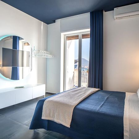 Skyhouse Beverello Napoli Bagian luar foto