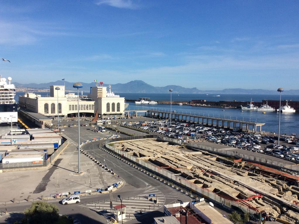 Skyhouse Beverello Napoli Ruang foto